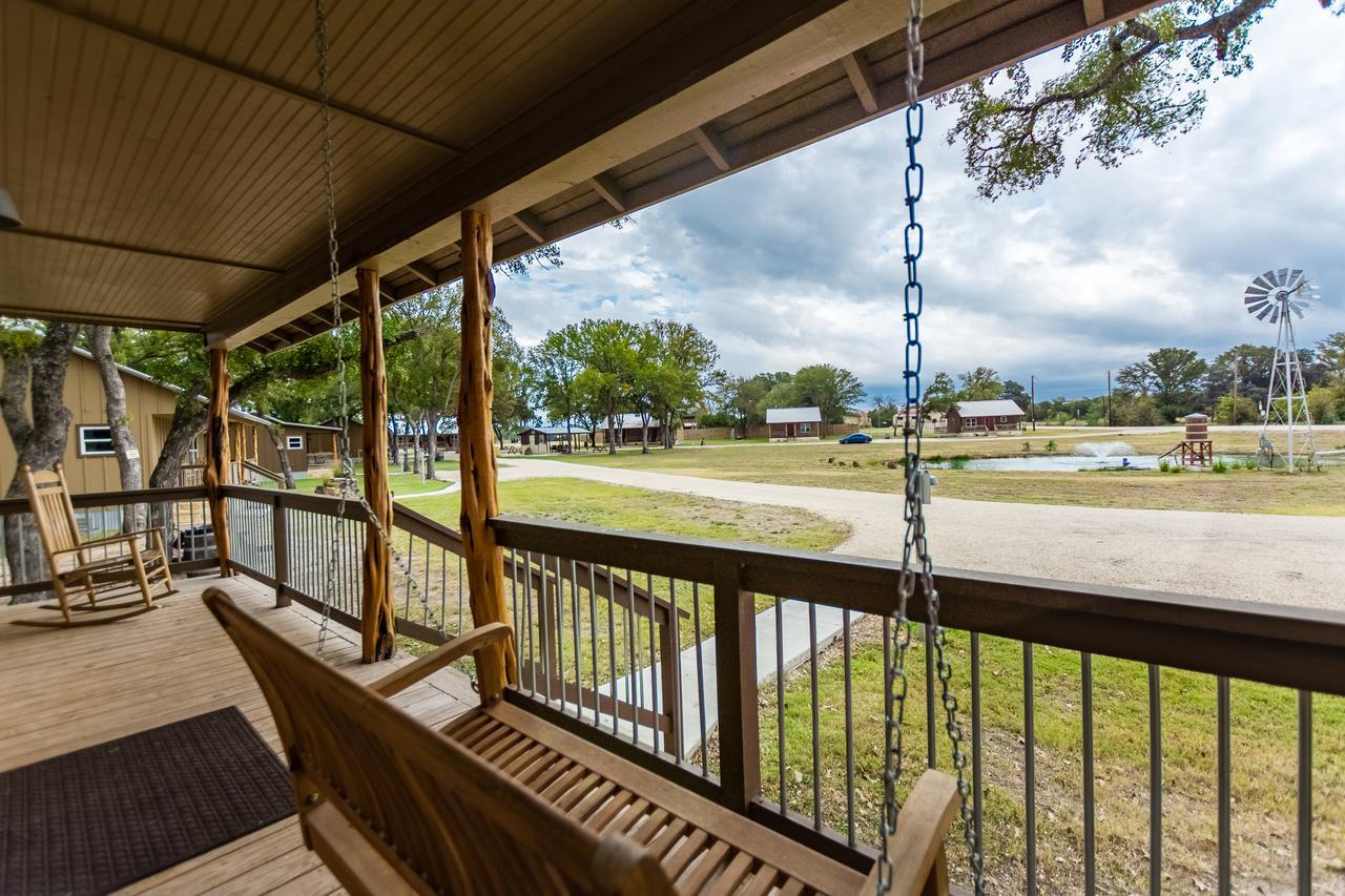Vineyard Trail Cottages- Adults Only Фредериксберг Номер фото