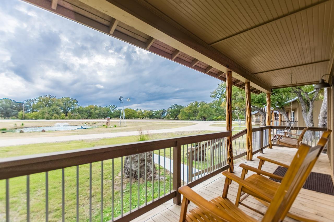 Vineyard Trail Cottages- Adults Only Фредериксберг Номер фото