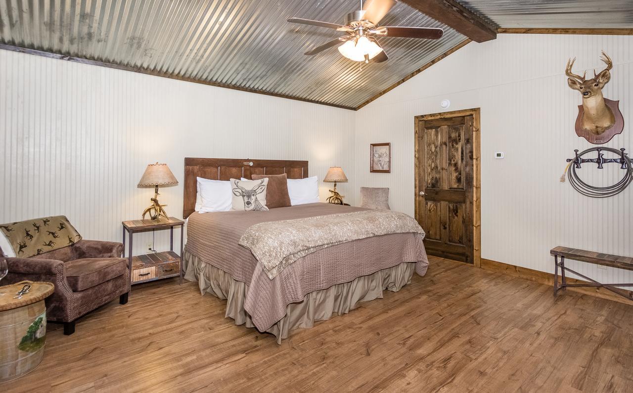 Vineyard Trail Cottages- Adults Only Фредериксберг Номер фото