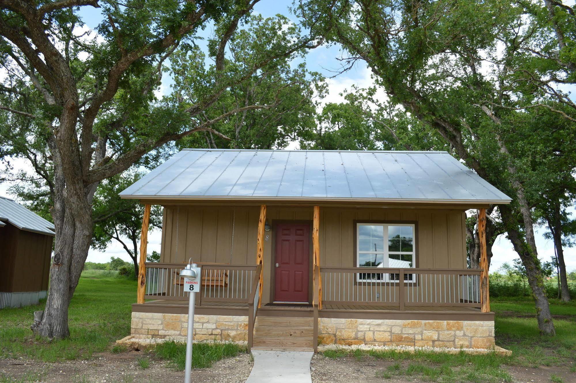 Vineyard Trail Cottages- Adults Only Фредериксберг Экстерьер фото
